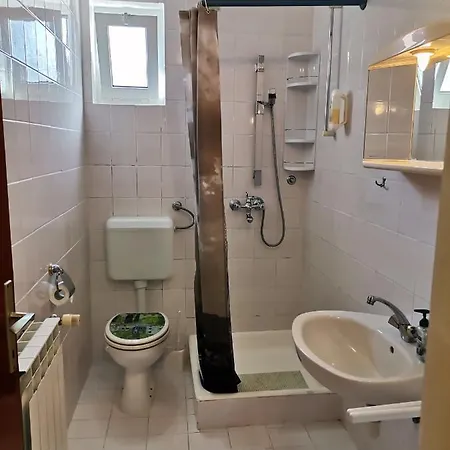 Bed & Breakfast Pansion Vesela Soba 6 *